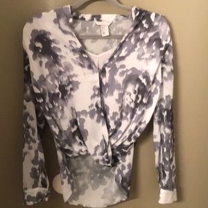 H&M light blue and white blouse